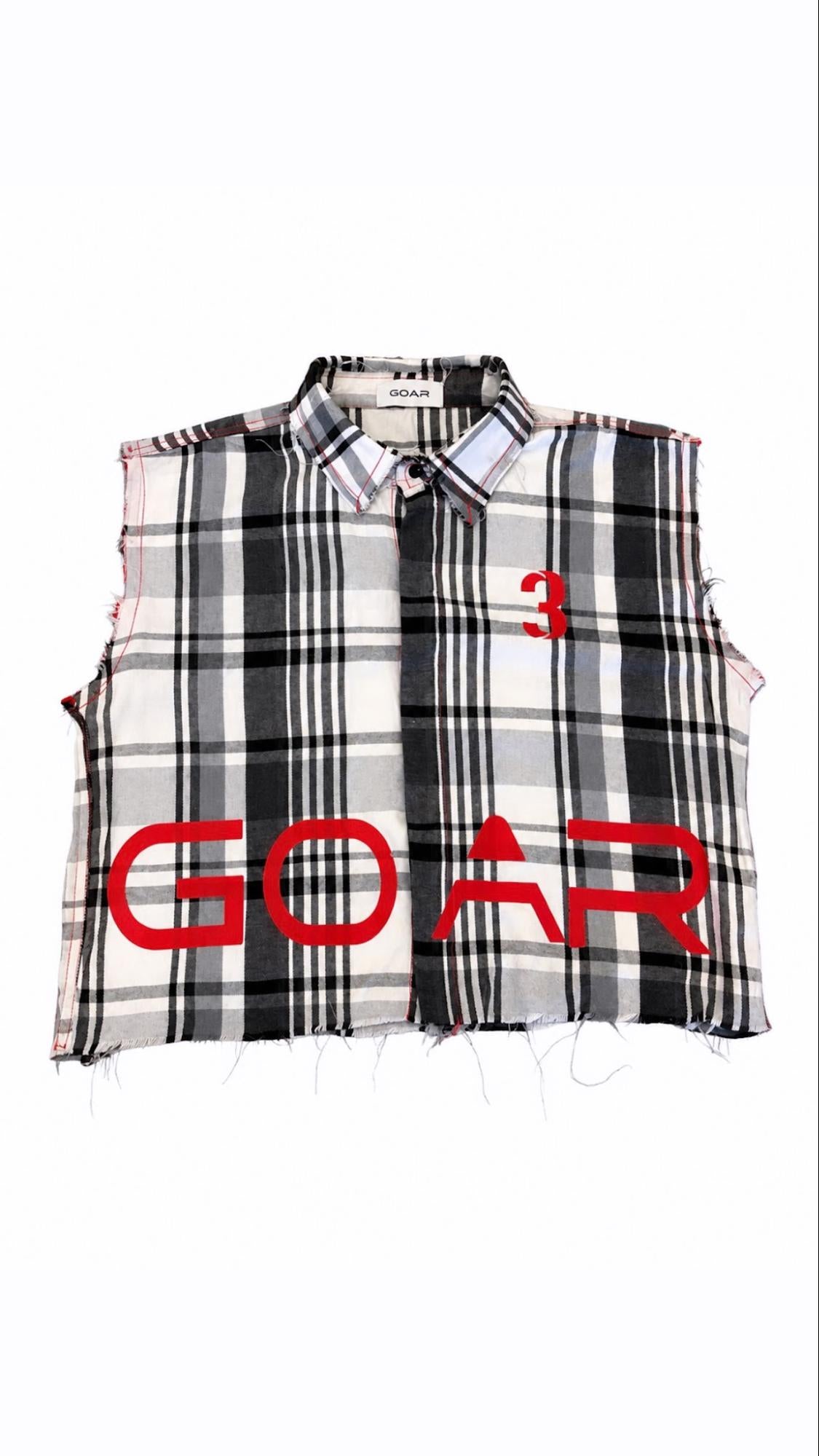 GOAR Plaid Cropped Button Shirt armless